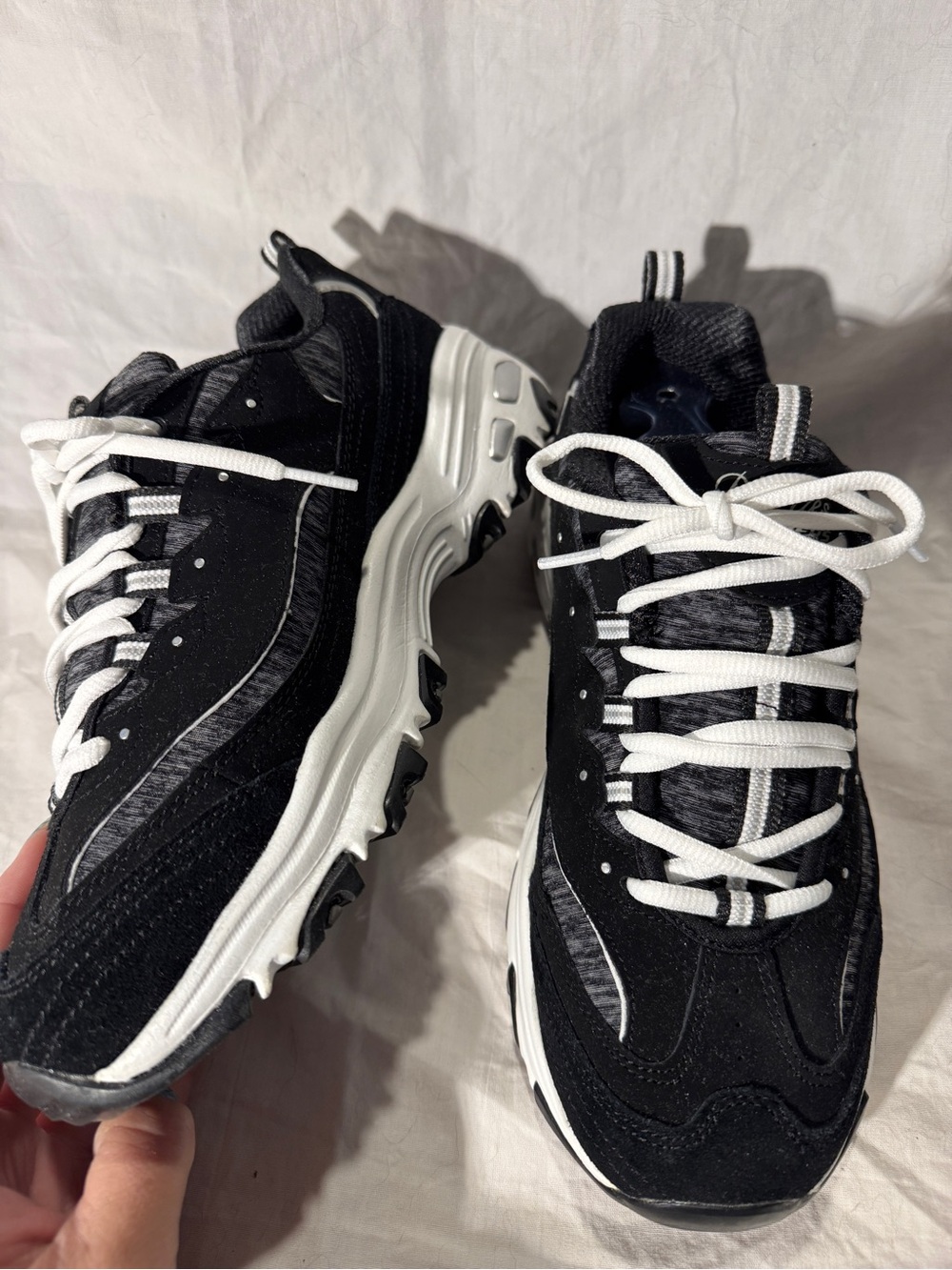 NIB Skechers D’Lites Me Time in black and white - Picture 8 of 10
